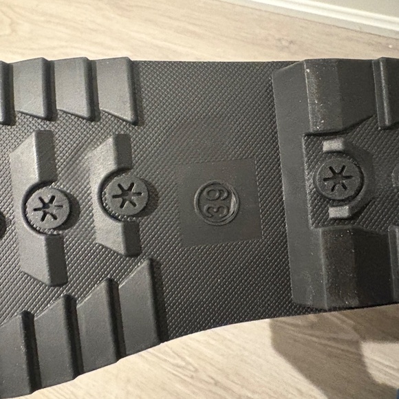 Brand new Women’s Snow boots - Picture 6 of 6